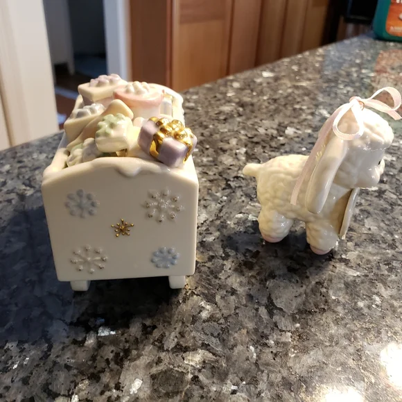 Lennox baby lamb oniment &LENOX Holiday Fraditions - Picture 6 of 16
